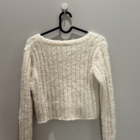 Urban outfitters cropped fuzzy sweater size small women - Picture 3 of 3